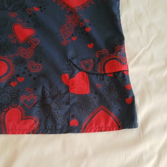 Unbranded Scrub Top Women XL Gray Hearts Valentines Day Medical Uniform Short - Picture 5 of 11